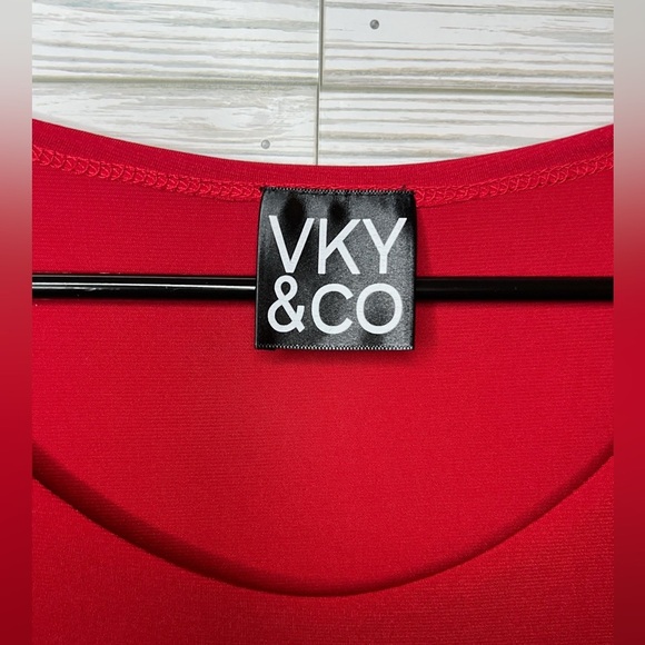 Lightweight Color Block Dress - Picture 5 of 7